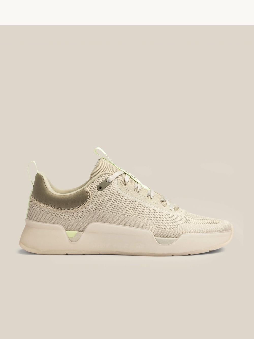 While On Earth Hybrid Trainers